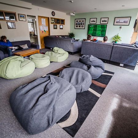 Adventure Queenstown Hostel מראה חיצוני תמונה